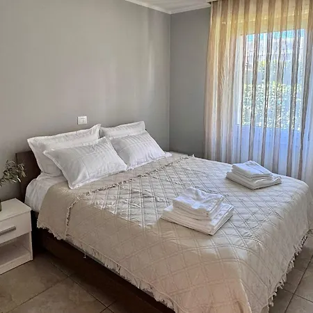 Novigrad Garden Apartman *
